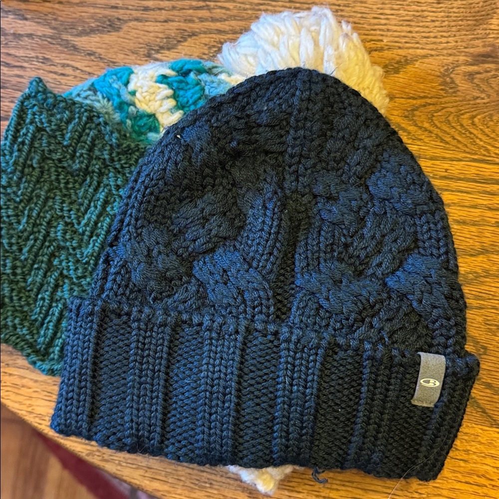 Icebreaker teal merino wool beanie hat chunky super soft dark teal green adult